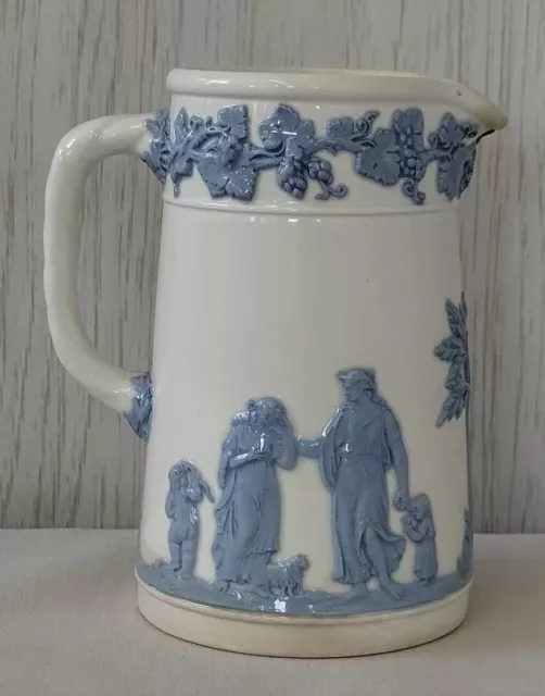 ANTIQUE Wedgwood Queensware Jug Pitcher - Blue on Cream Color Grapes. GORGEOUS 3