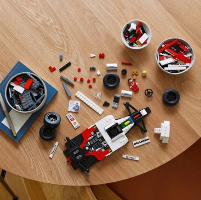 LEGO ICONS MCLAREN MP4/4 & Ayrton Senna Model Race Car 10330 $112.80