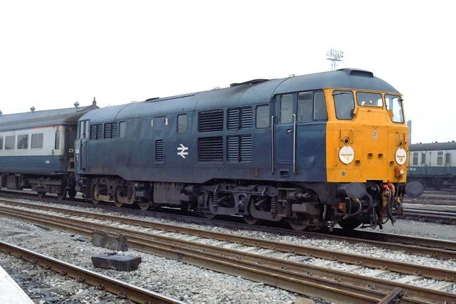 BRITISH RAIL CLASS 31 418 Doncaster 17/02/82 Rail Photo £2.70 - PicClick UK
