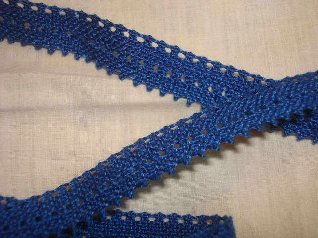 ANCIEN GALON coeur bleu (537) & ANTIQUE TRIM