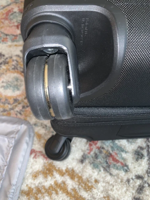 TUMI Alpha 3 Short Trip Expandable 4 Wheeled Packing Case Black And Gold $1,150 9