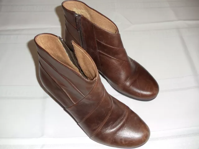 Earth Spirit Classics Women's Size 8.5 Flora Brown Leather Zip Ankle Boots 