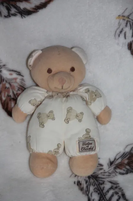 DOUDOU PELUCHE TARTINE ET CHOCOLAT OURS BEIGE tissus OURS ASSIS GRELOT 19 CM