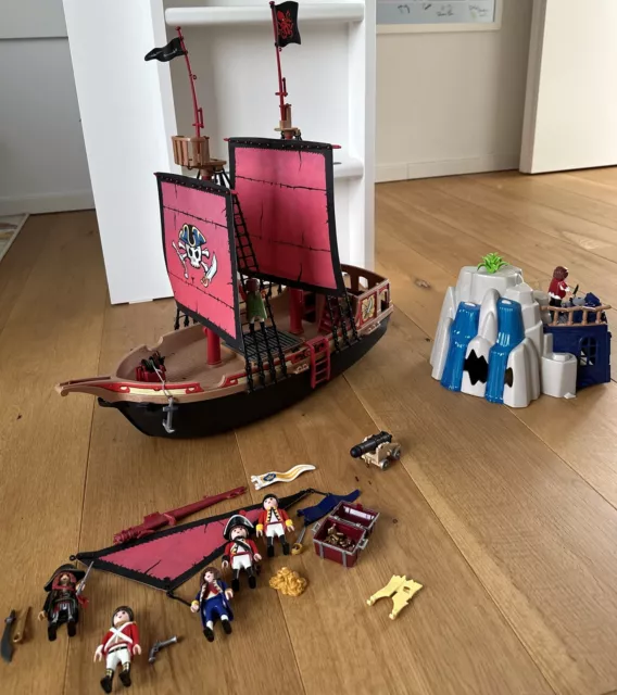 Playmobil Piratenschiff mit Zubehör