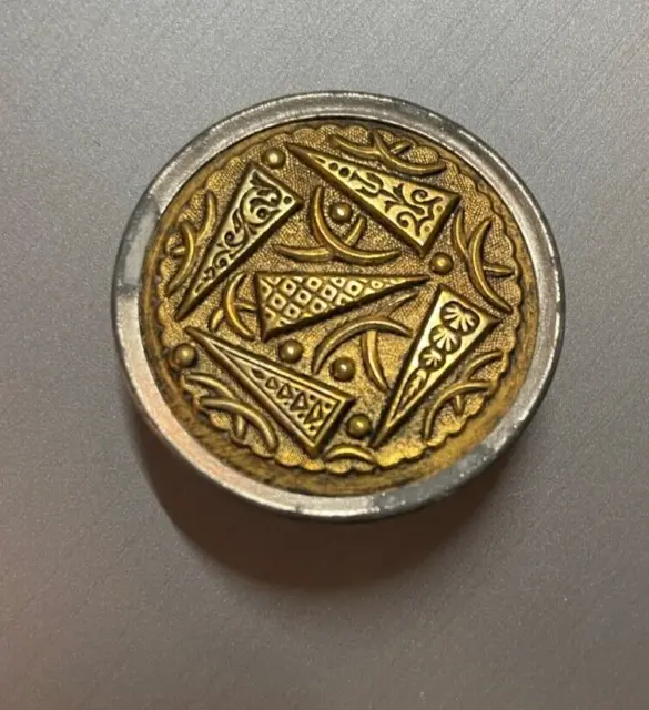 BOUTON ANCIEN - grand bouton doré motifs géométriques