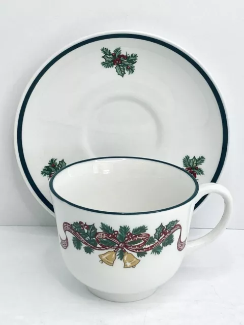 Johnson Brothers Victorian Christmas Teacup Cup Saucer Set England Holly Vintage