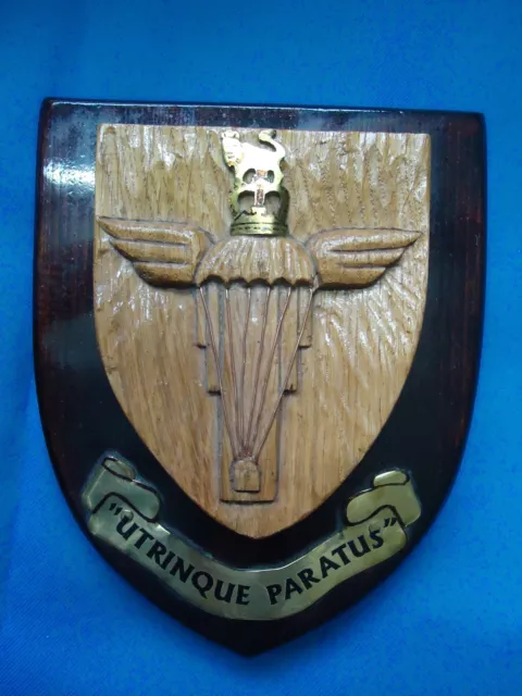 British Parachute Paratrooper Wall Plaque Utrinque Paratus Look Scans +- 1-2 Kg