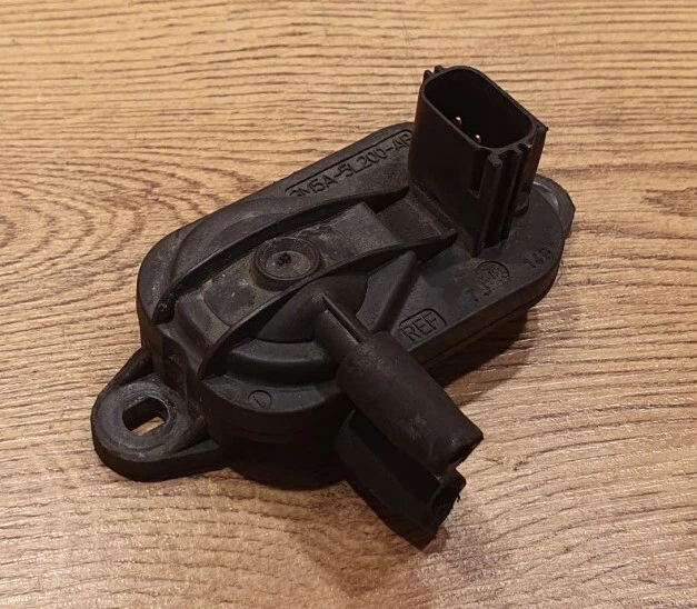 Genuine Ford Volvo XC90 S40 V70 C30 C70 S80 V50 S60 DPF Pressure Sensor 30757189