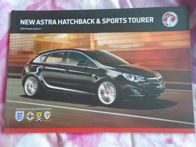 Vauxhall Astra Hatchback & Sports Tourer range brochure 2012 models Ed 1