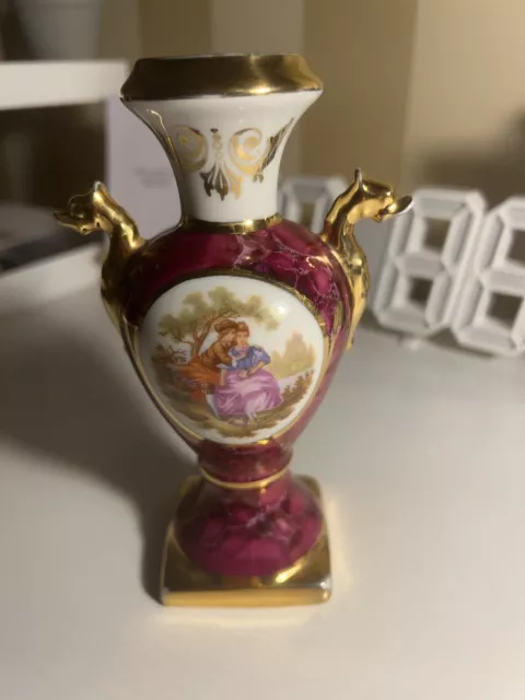 Porcelain D'Art RP of Limoges France Burgundy Marble Love Scene Handle Vase