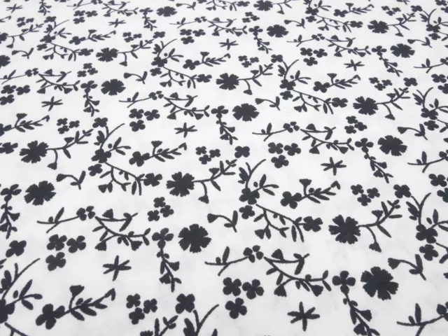Stoff Baumwolle Popeline Streublumen Blumen weiß schwarz Blusenstoff Dekostoff