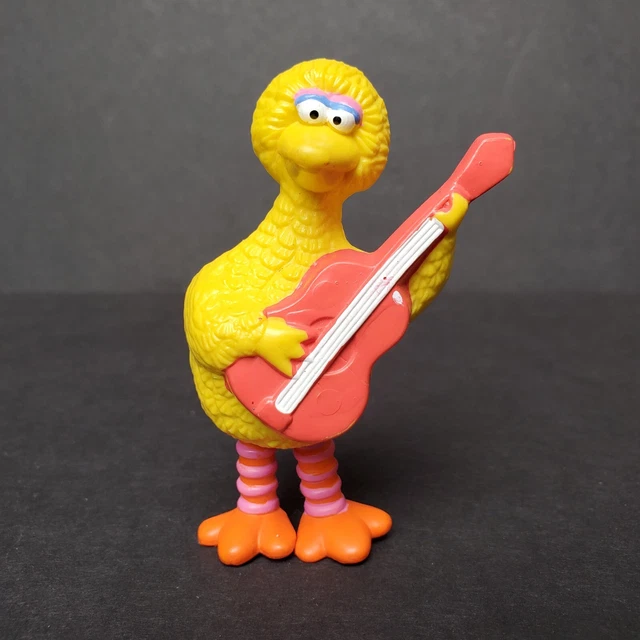 SESAME STREET TARA Toy Big Bird Figure PVC 3.25" Guitar Vintage 1982
