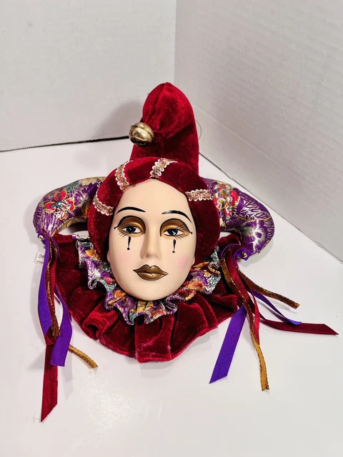"Hermoso bufón de porcelana Mardi Gras máscara de arlequín adorno colgante de pared 9"""
