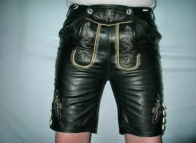 Bellissimi pantaloni corti tradizionali in pelle nappa/pelle liscia ricami a mano con cintura taglia 52 Bellissimi pantaloni corti tradizionali in pelle nappa/pelle liscia ricami a mano con cintura taglia 52