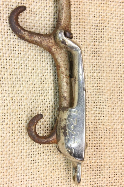 4 Coat Hooks Clothes Hanger Fold Up Arm Old Laundry Bath Vintage 1921 Patent 5