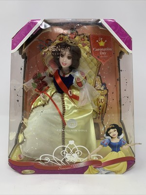 Brass Key Disney Princess Snow White Coronation Day Porcelain Doll Keepsake Box