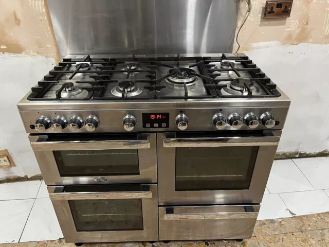 Gas range cooker 100cm in good working condition