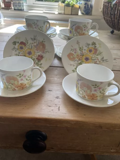 6 x Wedgwood Summer Bouquet pattern Teacups,saucers and tea plates Bone China