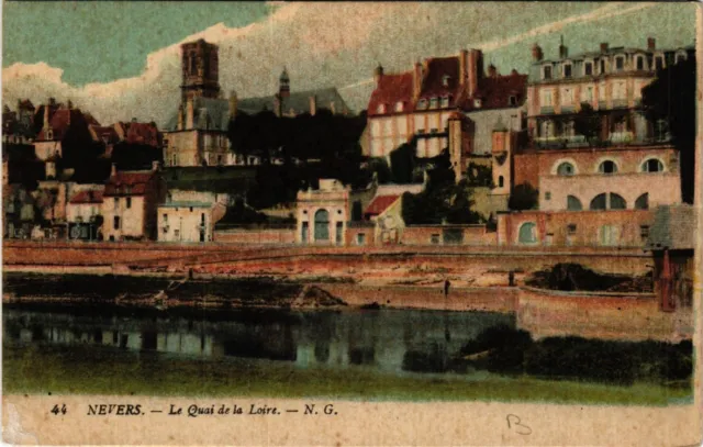 CPA NEVERS - Le Quai de la Loire (457030)