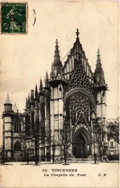 CPA AK VINCENNES - La Chapelle du Fort (519928)