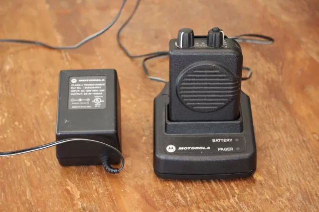 Motorola Minitor V 151-158.9 MHz VHF Stored Voice Fire EMS Pager & Charger