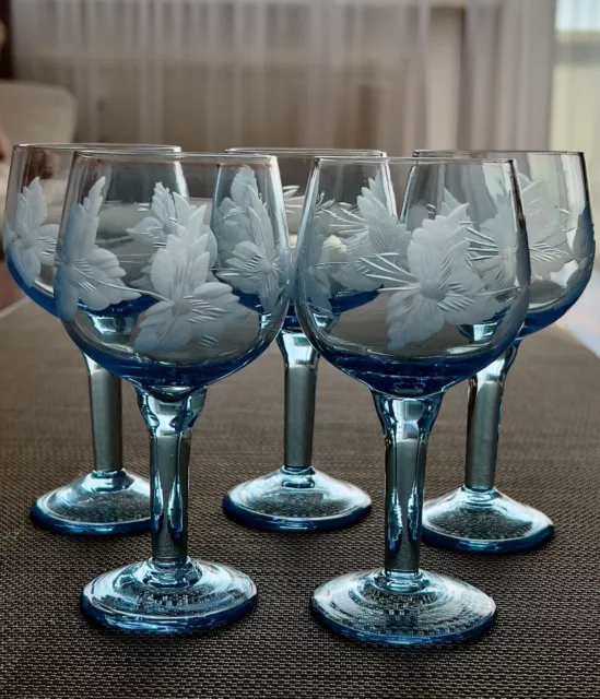 5x alte Art Deco Hellblau Weingläser Weinblätter Schliff Dekor Top Zustand