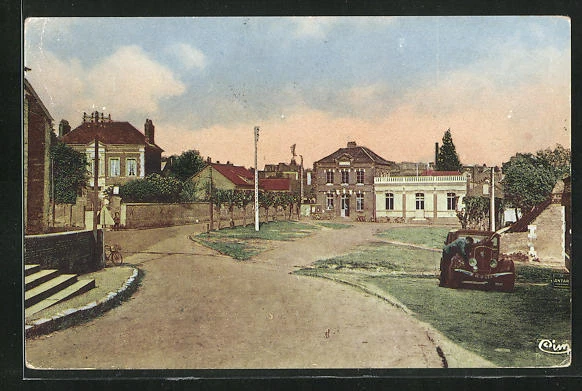 CPA Sainte-Geneviève-Petit-Fercourt, Place de la Mairie 1955