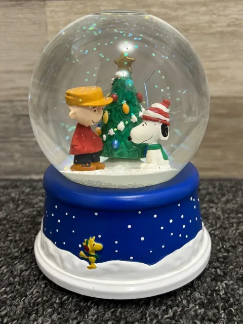 Hallmark Peanuts Christmas 50th Anniversary Musical Snow Globe Snoopy