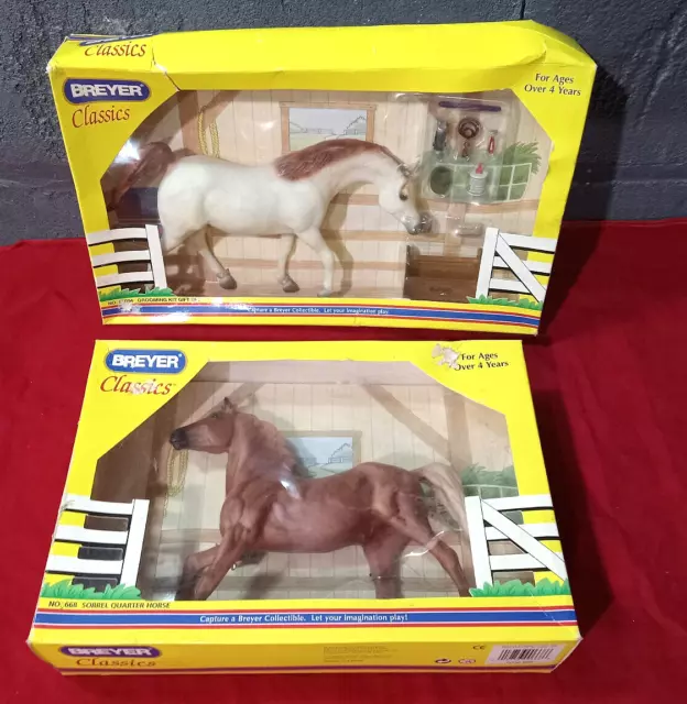 Breyer Classics No. 668 Sorrel Quarter Horse & No. 6 Grooming Kit Collectibles