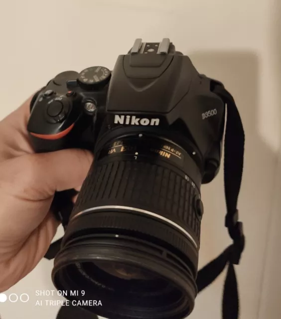 Fotocamera Nikon D3500 24.2Mpx + Nikon AF-P 18-55mm VR - Scatti 3mila