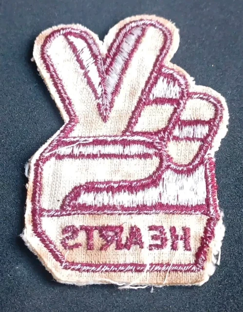 Patch Ricamato A Forma Di Cupcake - Applique Per Stoffa - 5.3 X 7.3 Cm - 5