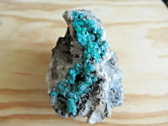 stufe dioptas auf quarz aus namibia
