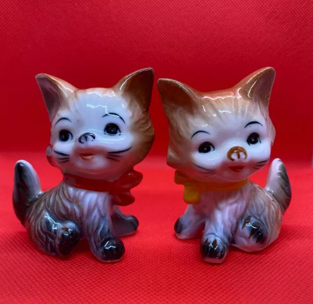 Vintage Kitten Figurines two Cat Ornaments Kitsch