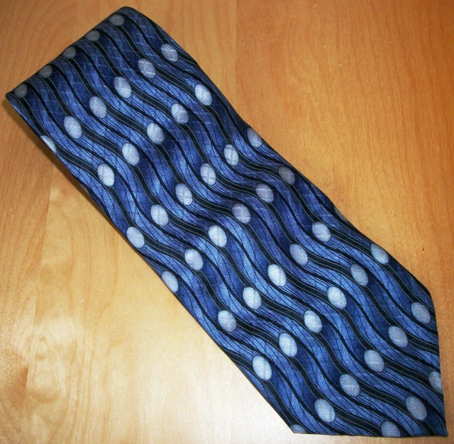 Harve Benard Blue & White Waves Men's Silk Neck Tie 59.5" Long x 3.9" W (D611)