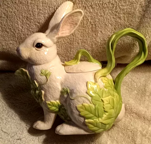 Fitz and Floyd Classics Le Lapin Rabbit Bunny Teapot No damage