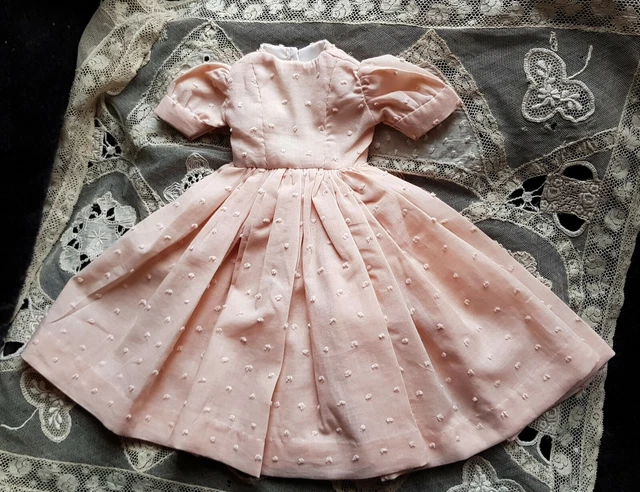 belle robe  poupée  ancienne