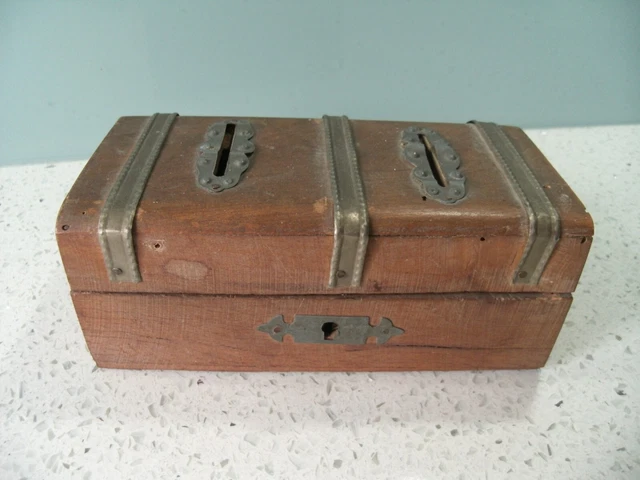 Antigua Caja De Madera Victoriana Caja De Colección Caja De Dinero Dos Ranuras Detalle De Metal