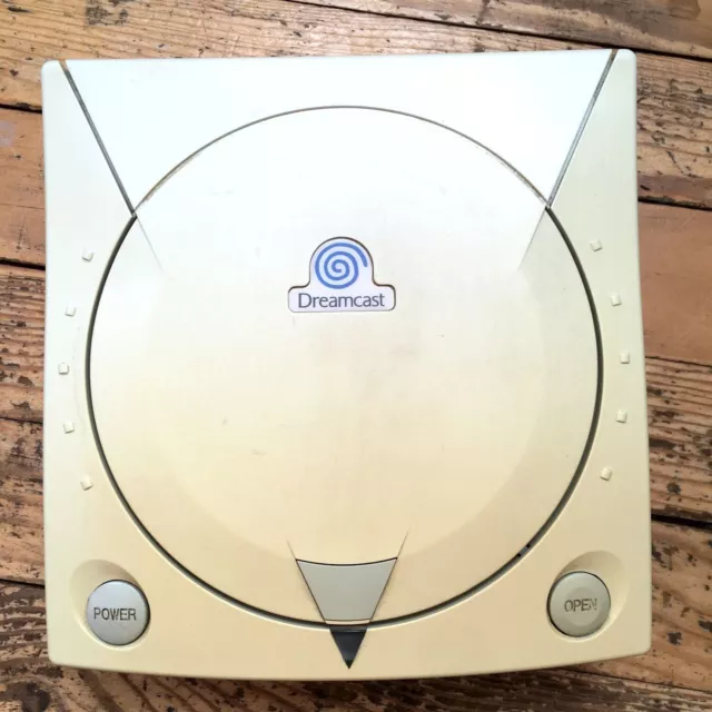 Console Seule Sega Dreamcast Pal Jaunie Bon État Fonctionnelle Works Fine! 3030