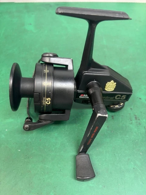 abu garcia c5 reel 2 x Old School Carp Fishing Reels. With 4 Spare Spools.  Vintage Carp Fishing Tackle Designed with larger line capacity and high max drags Abu Garcia Max 5 Low