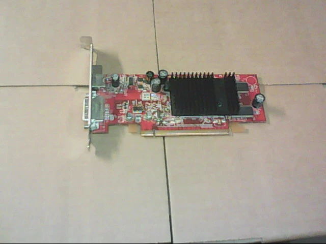 Carte graphique DELL CN-08F60V Radeon HD 6670 1GB VGA DVI HDMI