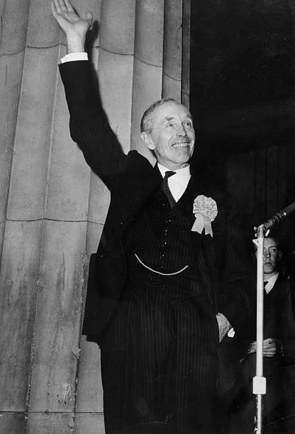 BRITISH PRIME-MINISTER SIR Alec-Douglas Home Waves In Triumph 1963 OLD ...