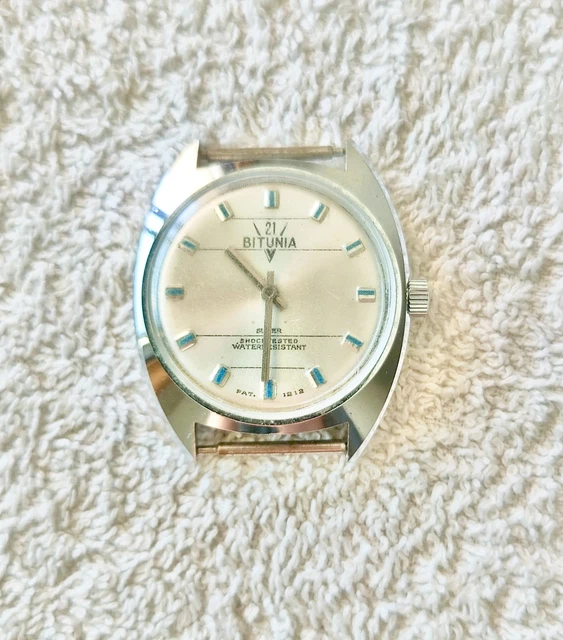 VINTAGE UN MOUVEMENT MONTRE MECANIQUE POUR PIECES A RESTAURER