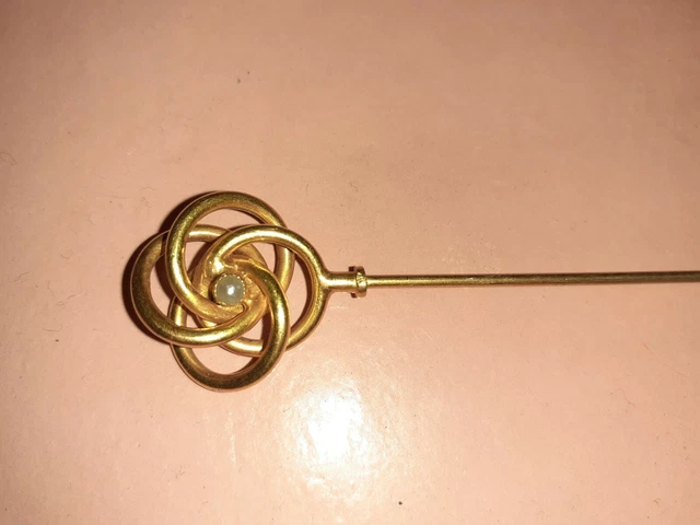 EPINGLE A CHAPEAU EN OR 18 K  environ 4 GR