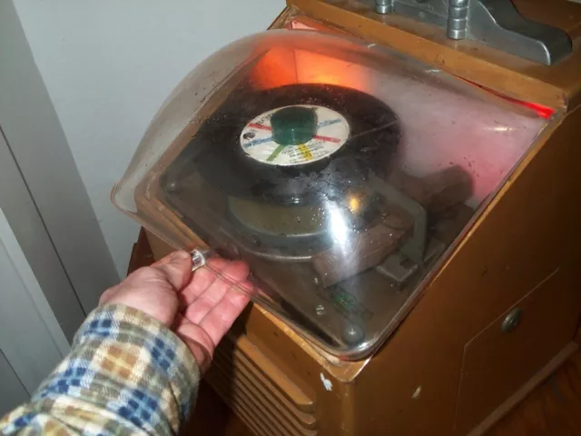 JUKEBOX Ristaucrat 1950's Coin Operated Counter Top 45 Phonograph Tube Amplifier