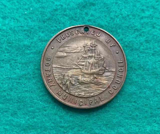 1970 Botany Municipal Council Bicentenary Medal - Captain Cook E31
