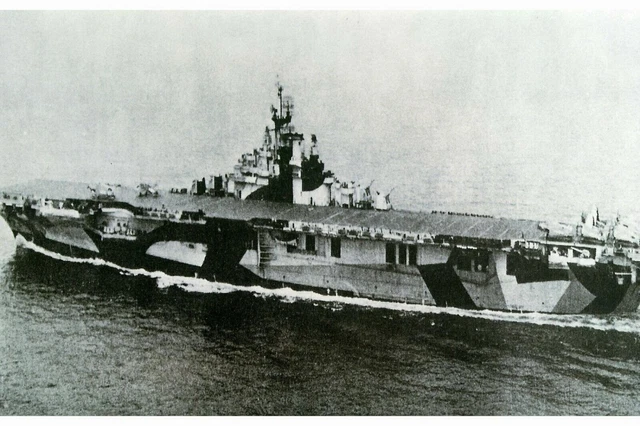 INT. KRIEGSSCHIFFE 