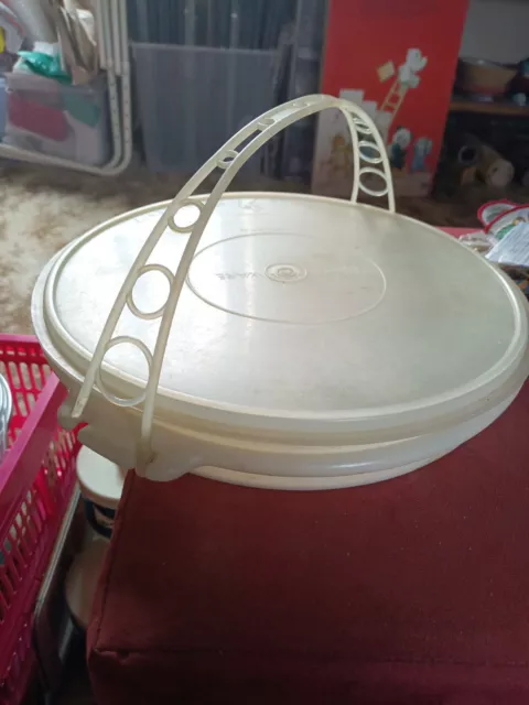 Vintage Tupperware compartmented nibbles tray