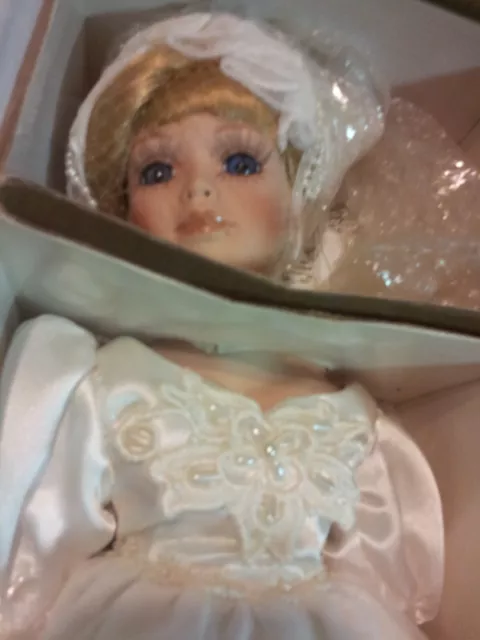 Heritage Signature Collection Item 12322-Caitlan's Wedding Day with COA - Nice!