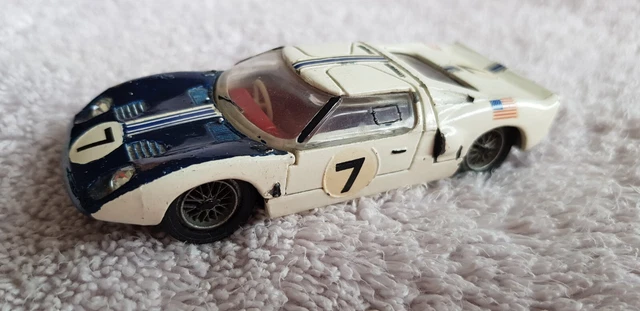 Dinky Toys Au 1/43Eme Ford Gt 40 Bonne Base Pour Restauration Voir Photos...