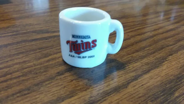 Vintage Rare MLB Vending Machine Mini Coffee Mug Cup Minnesota Twins 1 1/4"